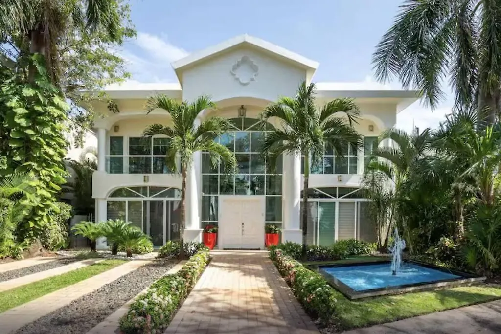 Nyaraló 60 Off Lujosa Casa Con Billar Y Alberca Privada Villa Playa del Carmen